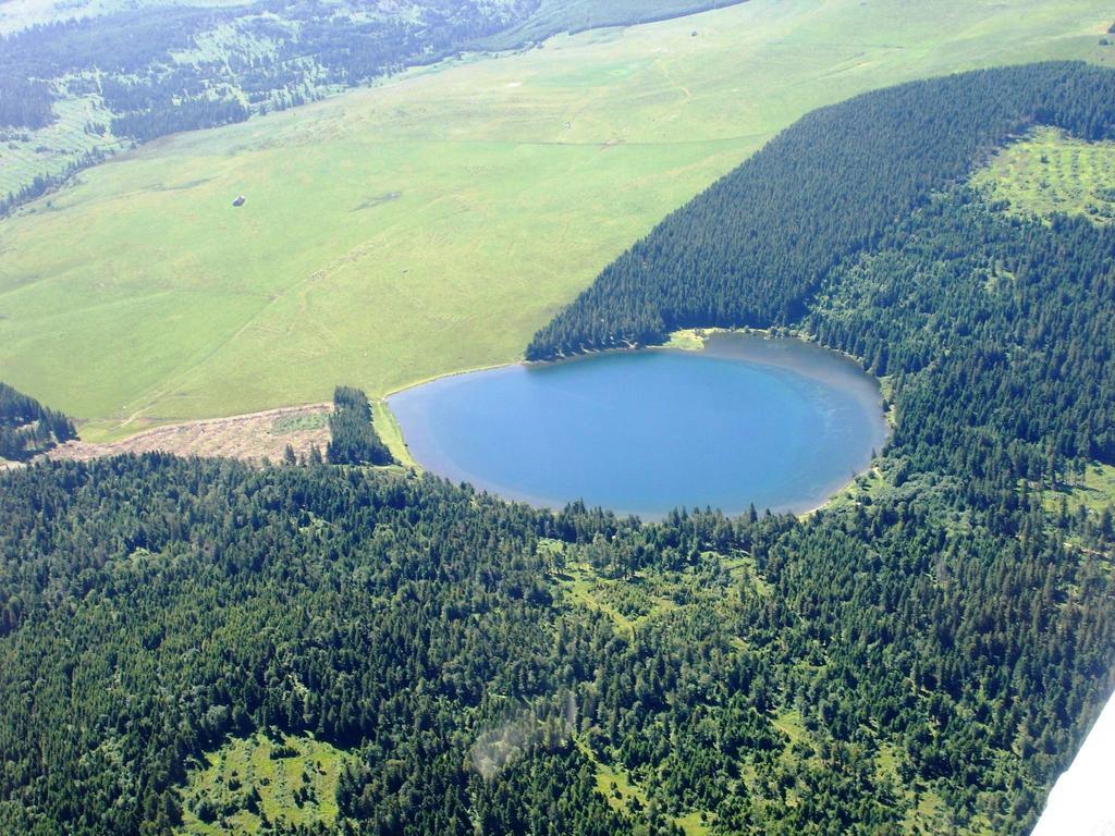 Отель Vvf Correze Pays D'Eygurande Экстерьер фото