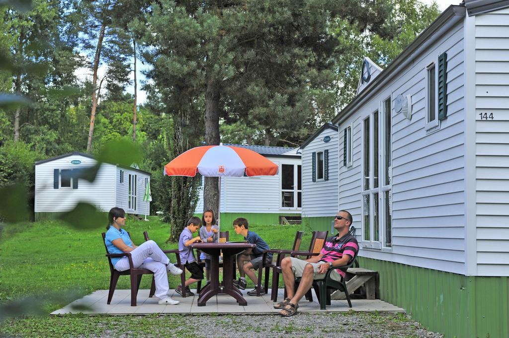 Отель Vvf Correze Pays D'Eygurande Экстерьер фото